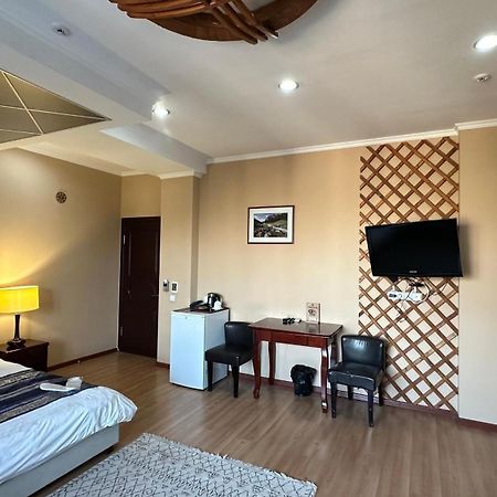 Tian-Shan Hotel Bişkek Dış mekan fotoğraf