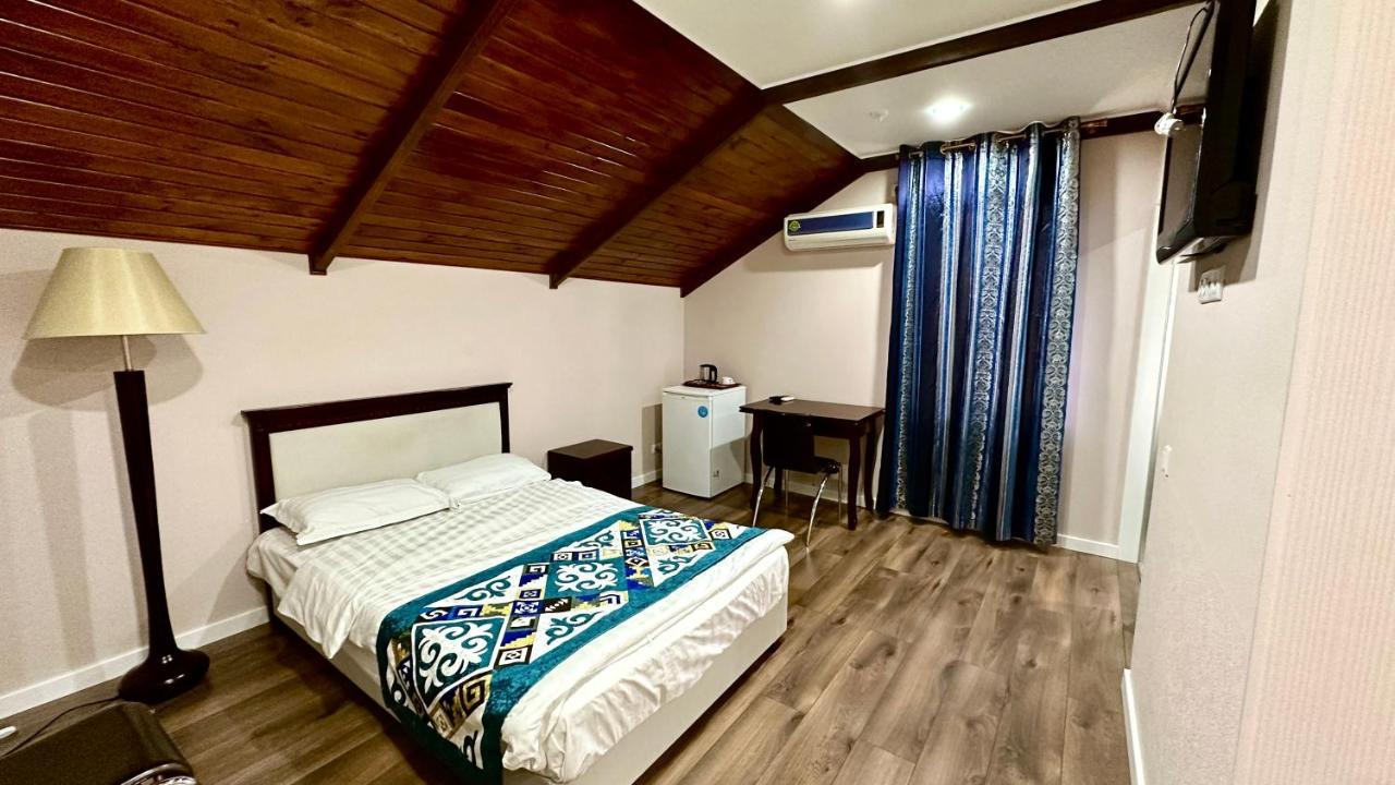 Tian-Shan Hotel Bişkek Dış mekan fotoğraf