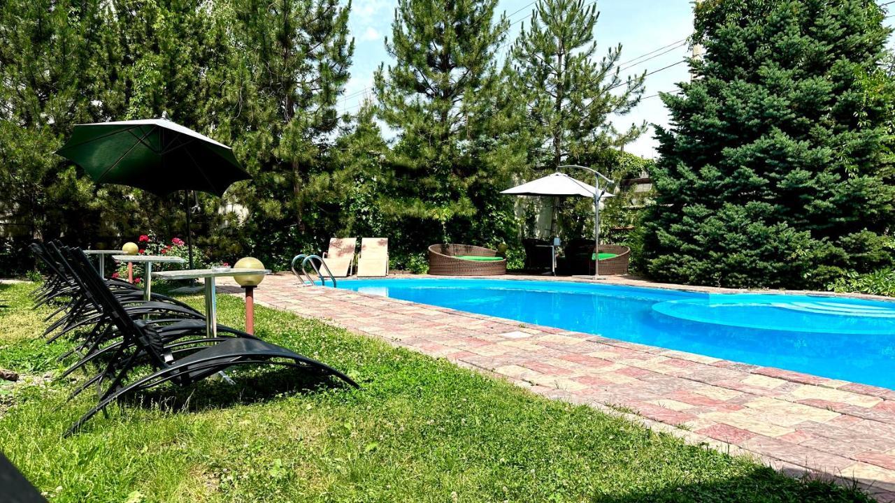 Tian-Shan Hotel Bişkek Dış mekan fotoğraf