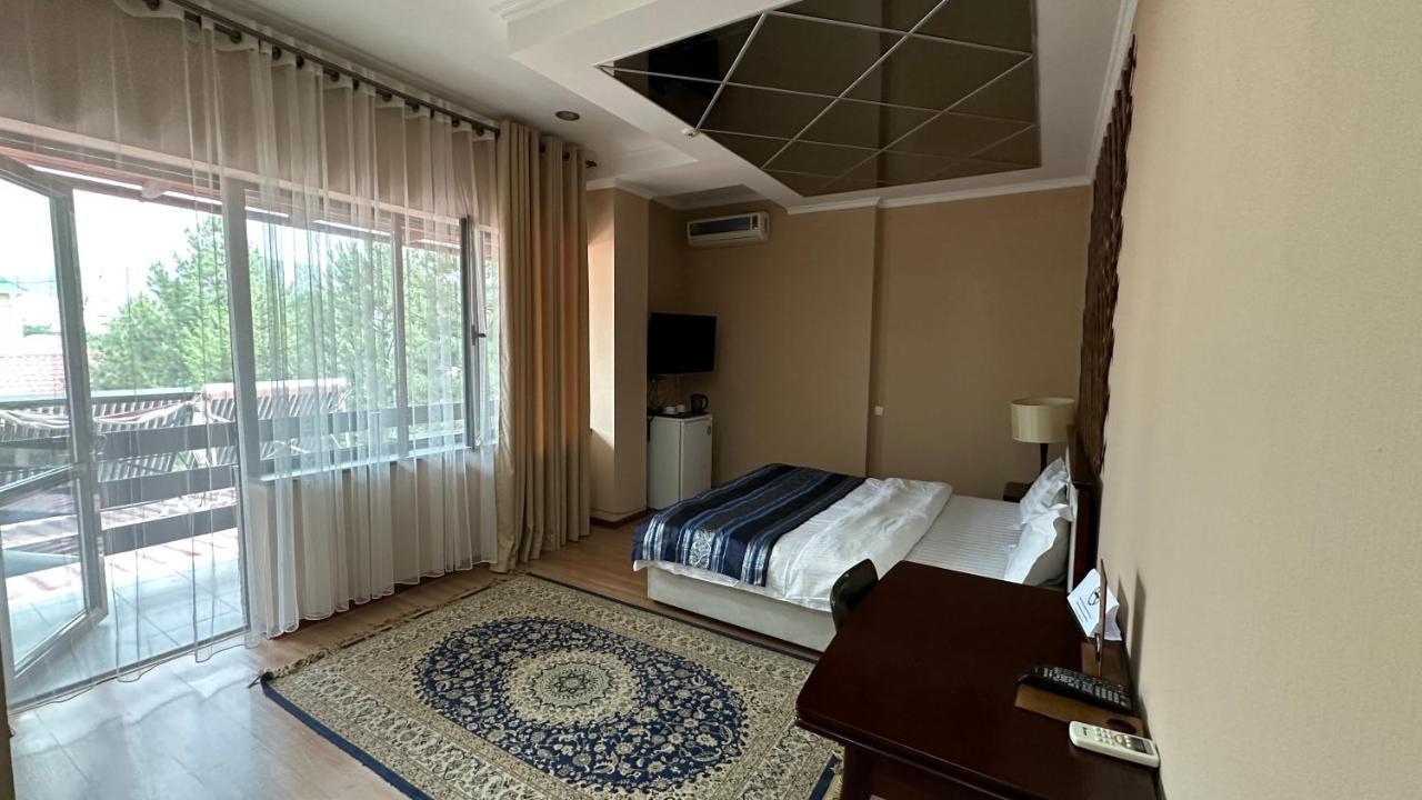 Tian-Shan Hotel Bişkek Dış mekan fotoğraf