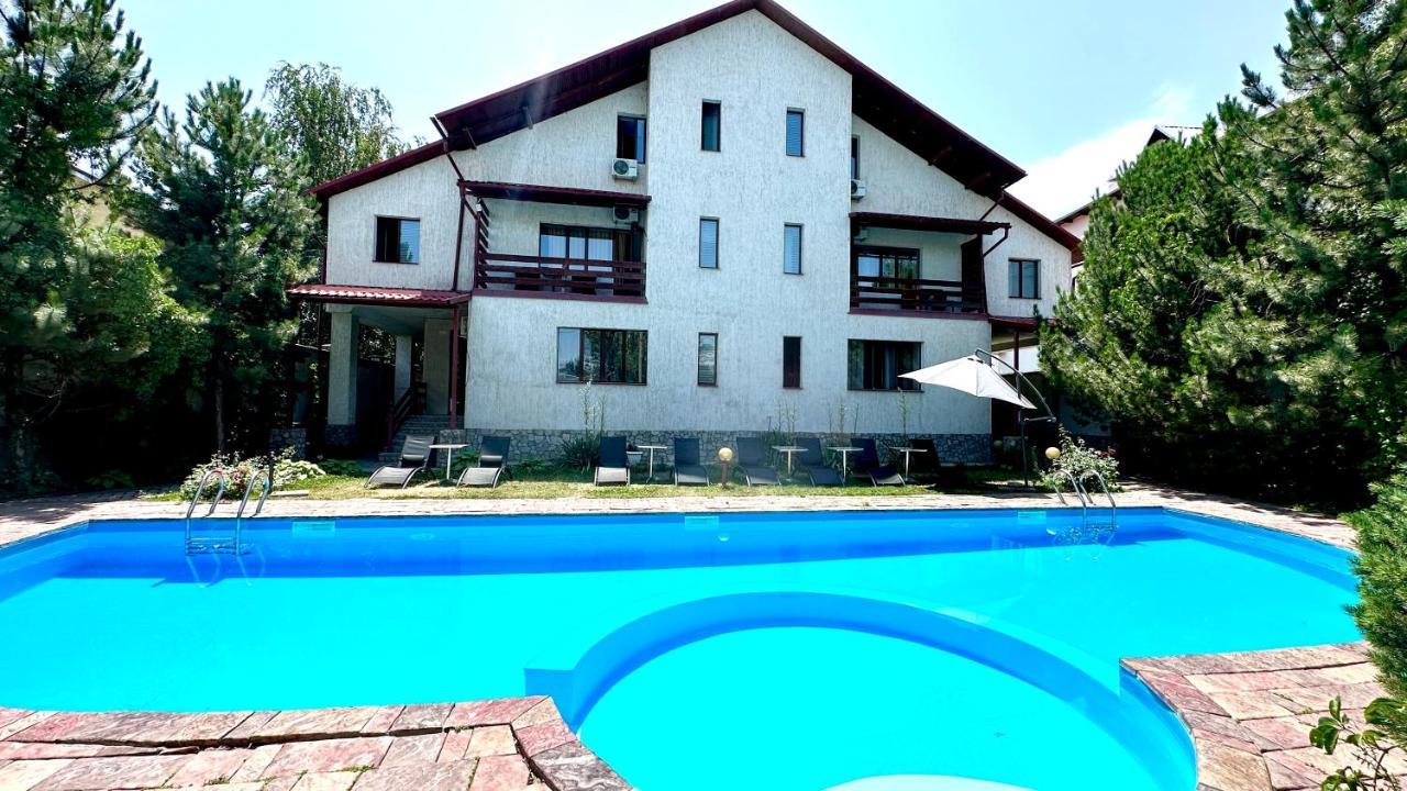 Tian-Shan Hotel Bişkek Dış mekan fotoğraf
