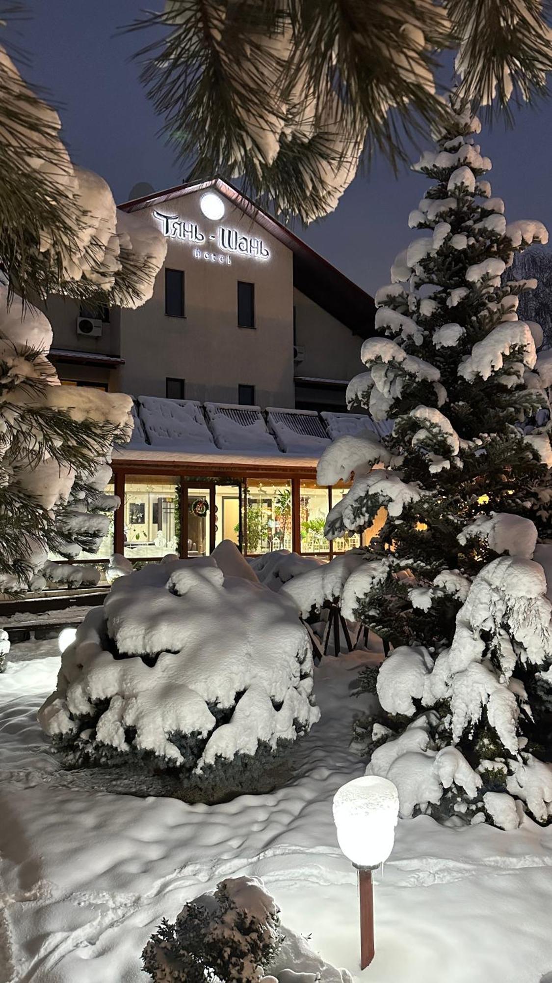 Tian-Shan Hotel Bişkek Dış mekan fotoğraf