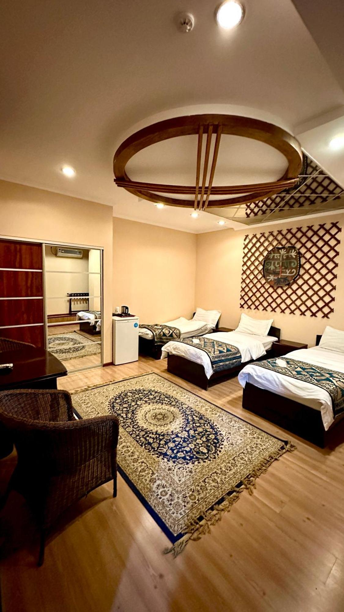 Tian-Shan Hotel Bişkek Dış mekan fotoğraf