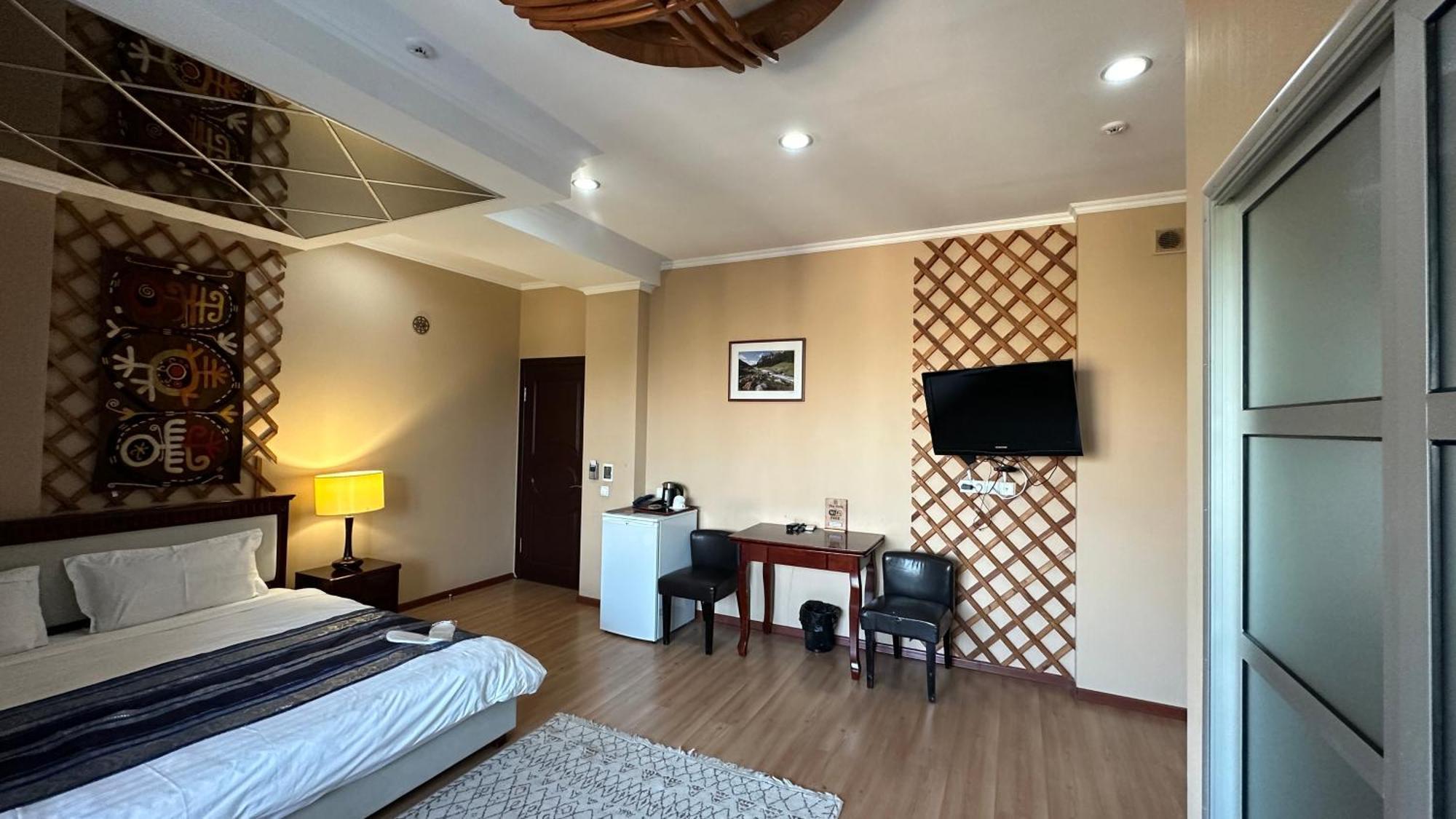 Tian-Shan Hotel Bişkek Dış mekan fotoğraf
