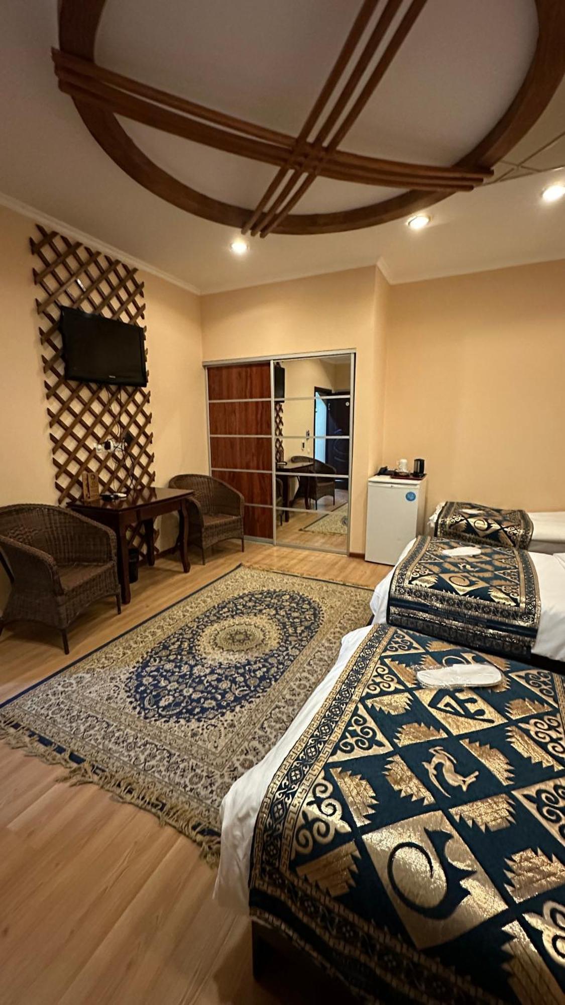 Tian-Shan Hotel Bişkek Dış mekan fotoğraf