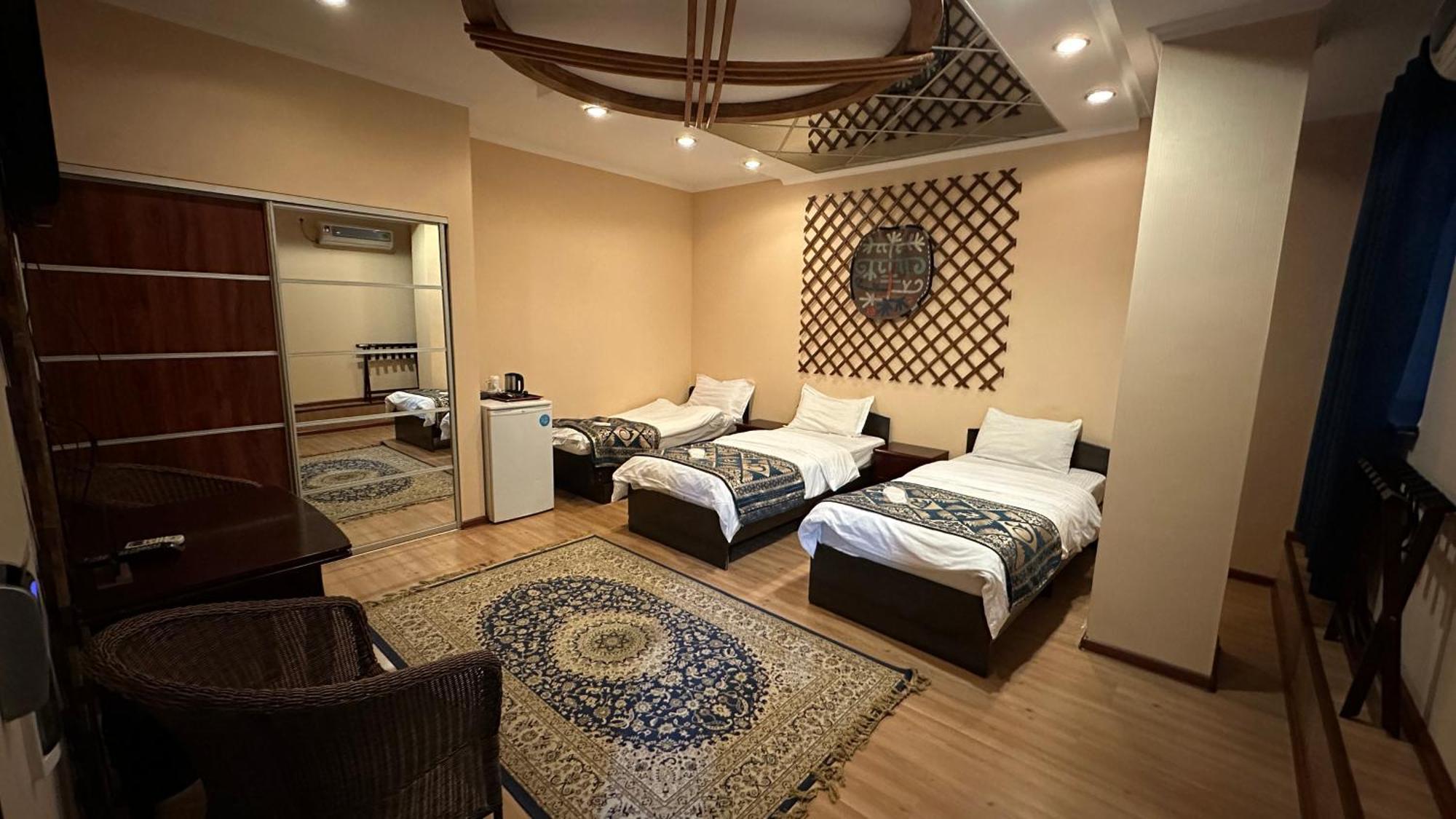 Tian-Shan Hotel Bişkek Dış mekan fotoğraf