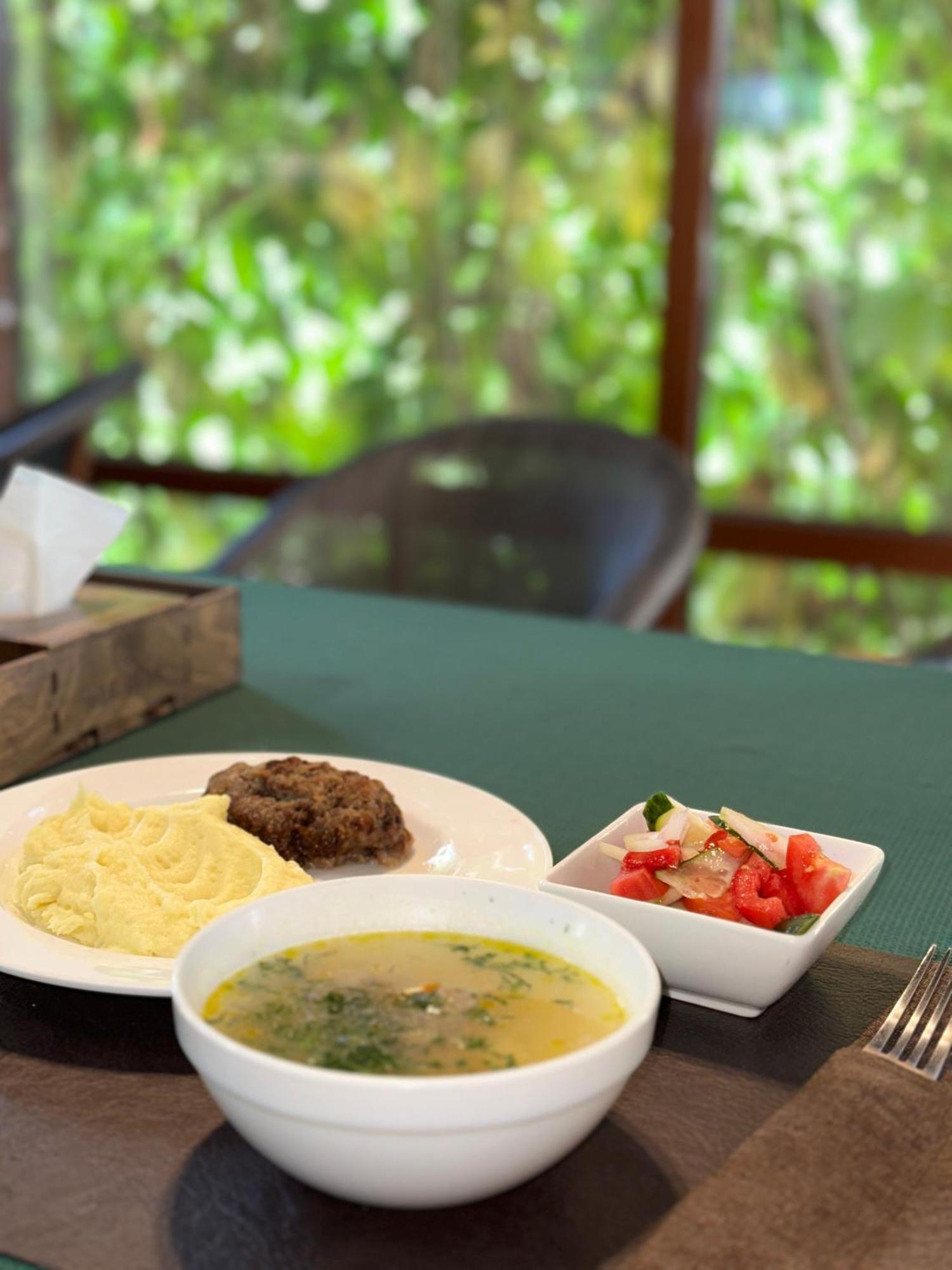 Tian-Shan Hotel Bişkek Dış mekan fotoğraf