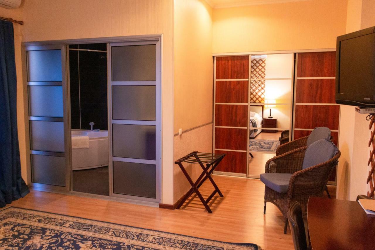Tian-Shan Hotel Bişkek Dış mekan fotoğraf