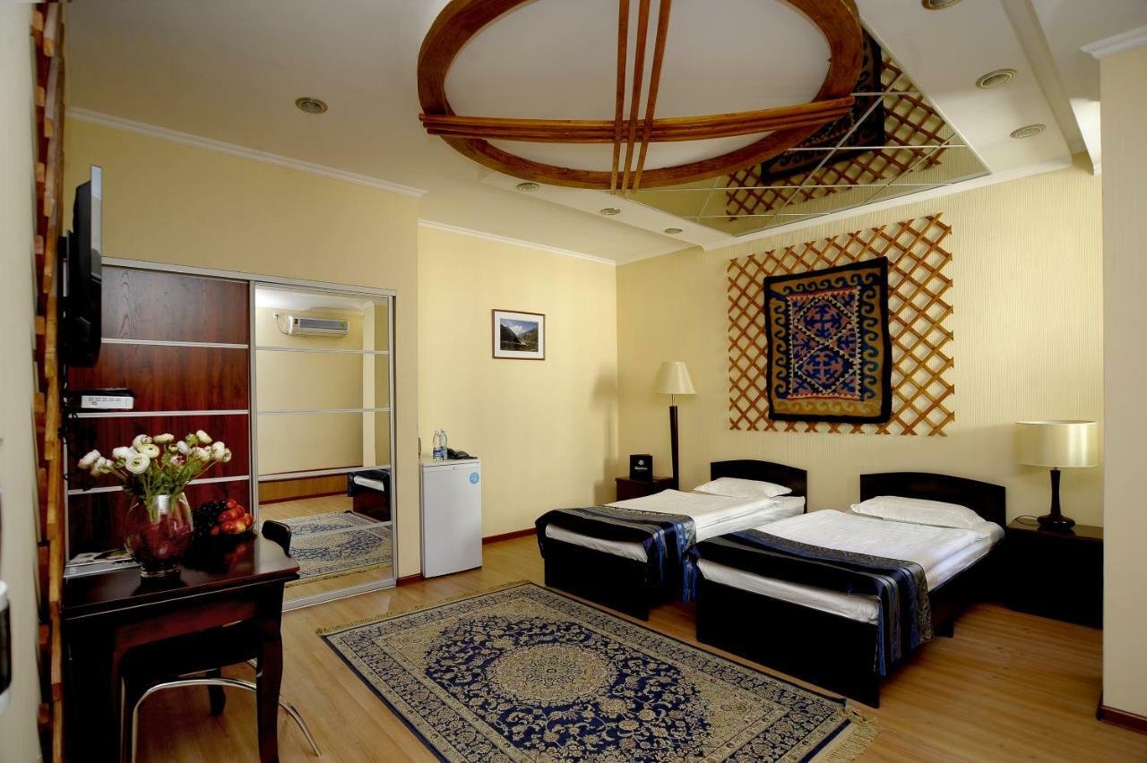 Tian-Shan Hotel Bişkek Dış mekan fotoğraf