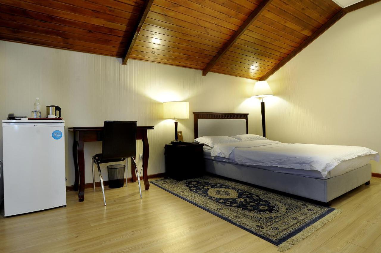 Tian-Shan Hotel Bişkek Dış mekan fotoğraf