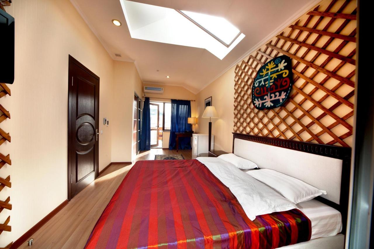 Tian-Shan Hotel Bişkek Dış mekan fotoğraf